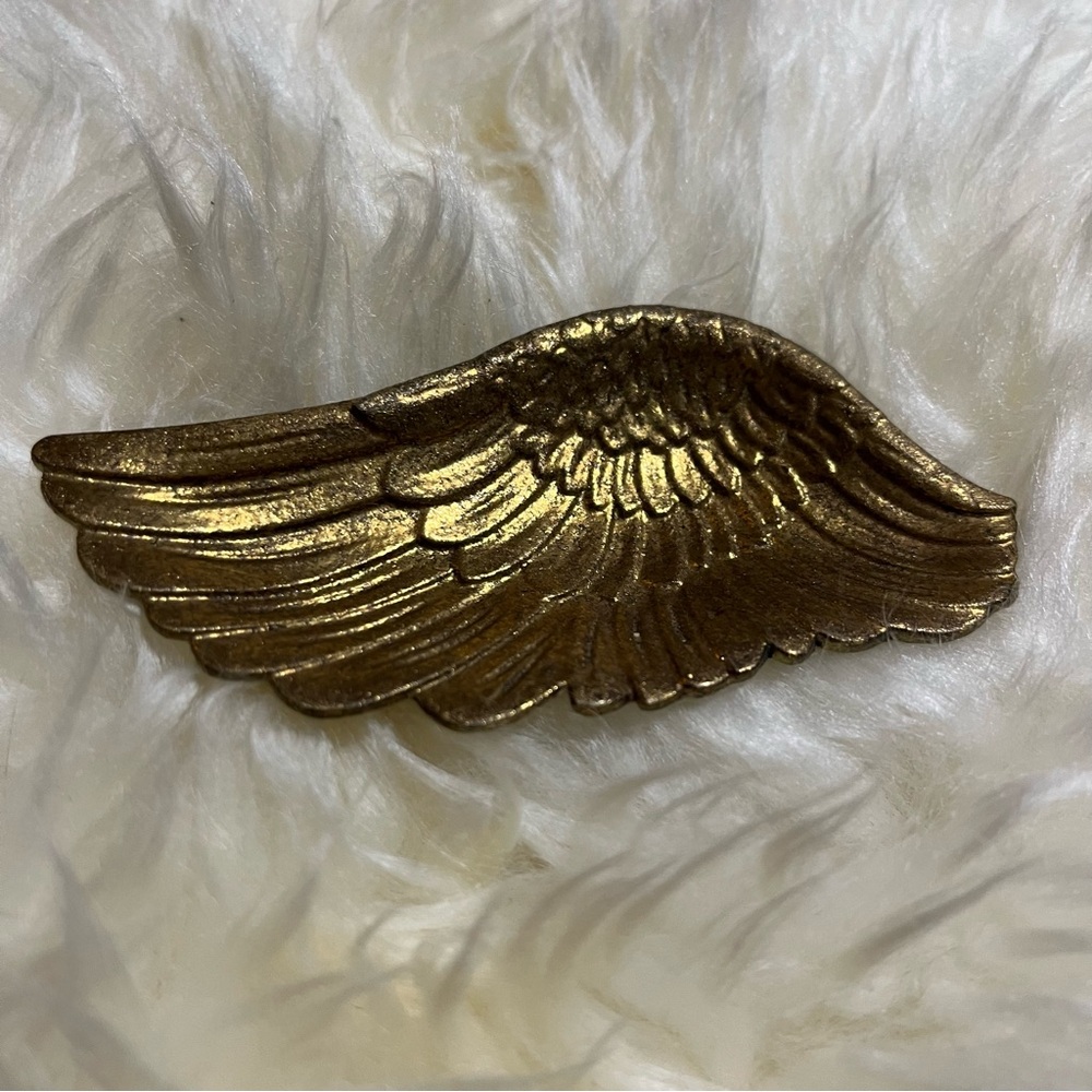 Gold Angel Wing Dish - Picture 2 of 3